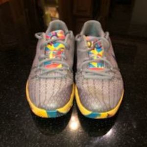 NIKE youth size 3 Shoes